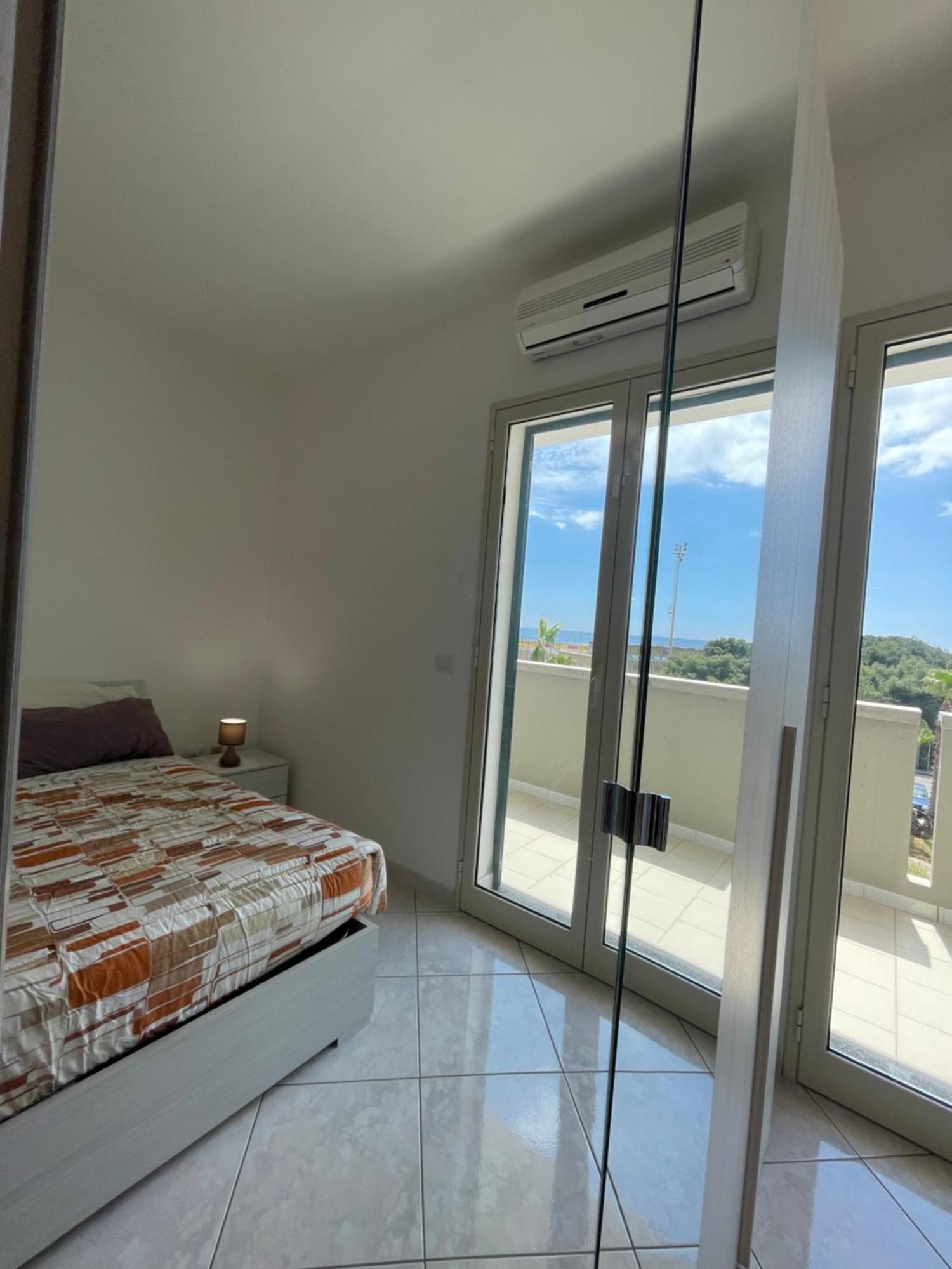 House Nereide, Lovely Apartment Sea View גאליפולי מראה חיצוני תמונה